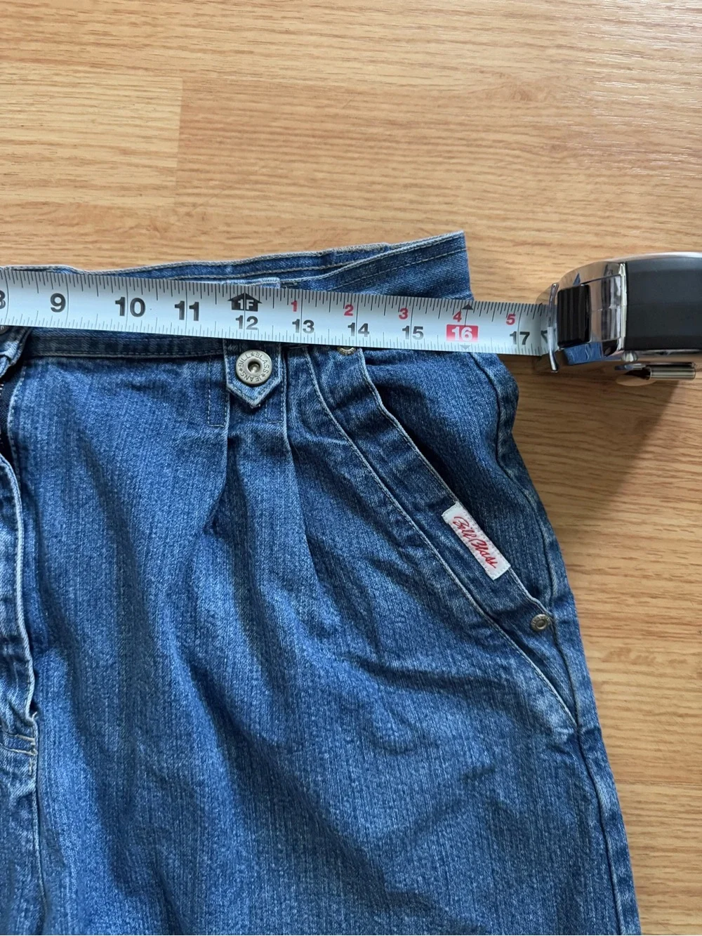 Vintage 90s Bill Blass Pleated Denim Shorts - Size 12 Fits Modern 10/31